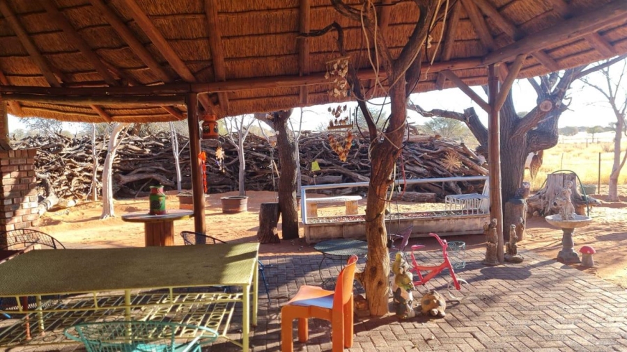 6 Bedroom Property for Sale in Olifantshoek Rural Northern Cape